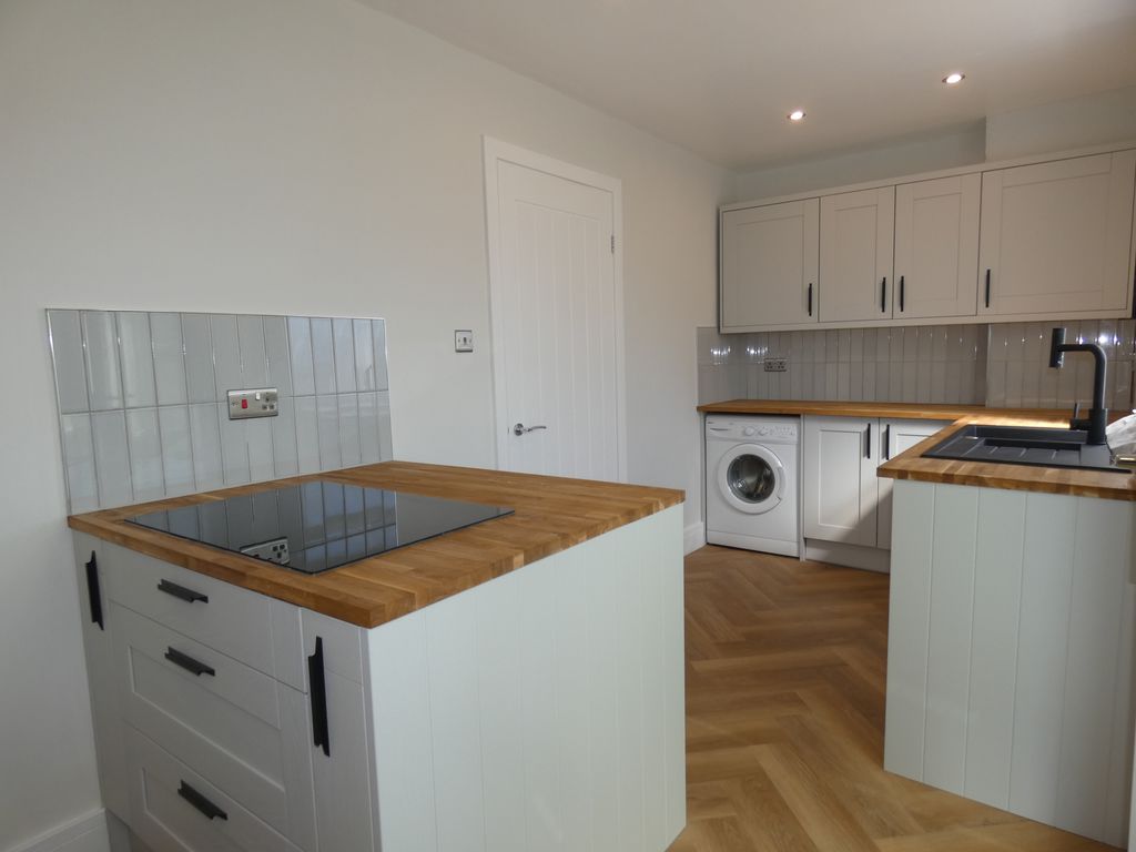 Kitchen/Breakfast- click for photo gallery